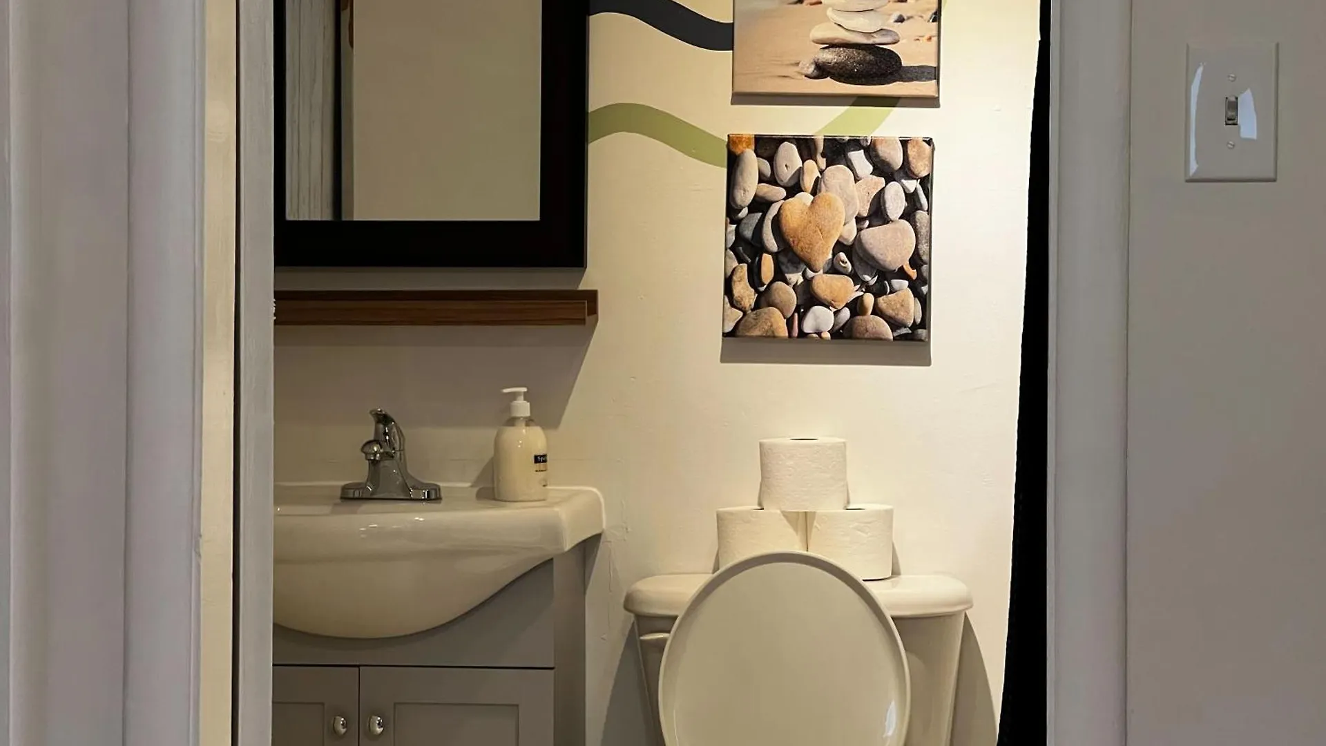 Apartmán Stylish 1-Bdrm Prime Location, Unit 2 Halifax 0*,  Kanada